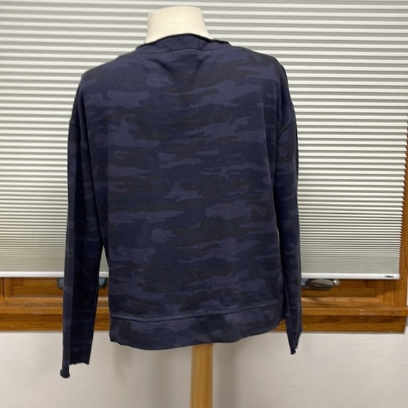 Sanctuary Navy Blue Camouflage Lace Up Sweatshirt Size Small - Picture 6 of 9